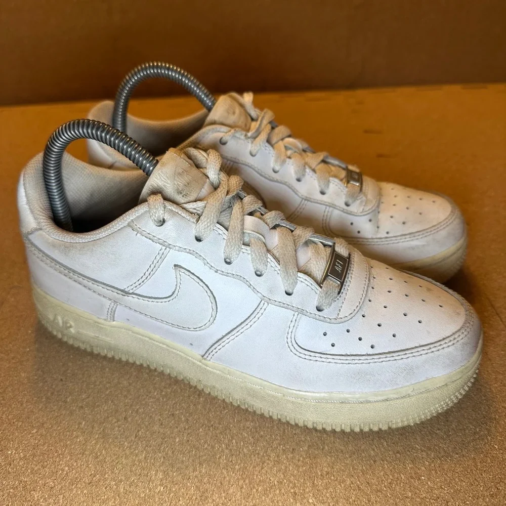 Nike Air Force 1 Low GS‎ White Sneakers 314192-117 Kids Size 5.5Y Comfort School